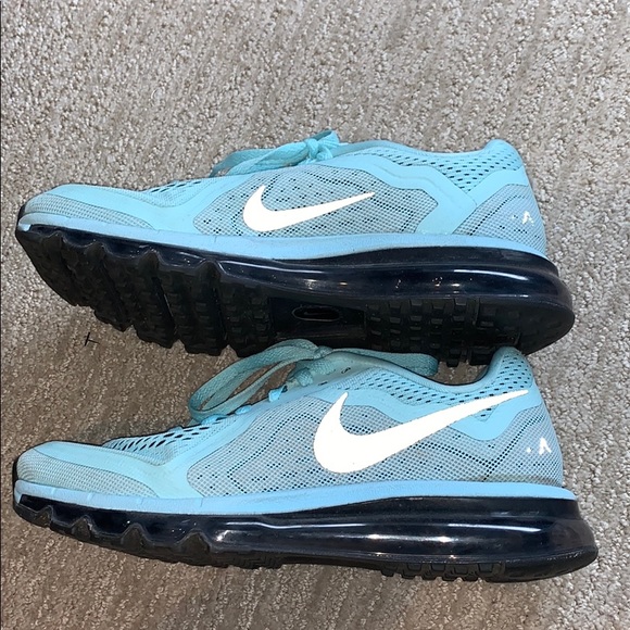 Nike AirMax running shoe - Picture 4 of 4